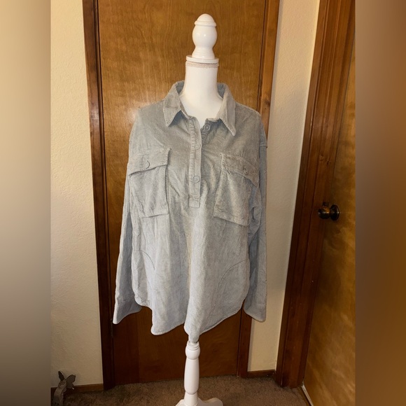 American Eagle Outfitters Tops - American Eagle Light Gray Corduroy Shirt